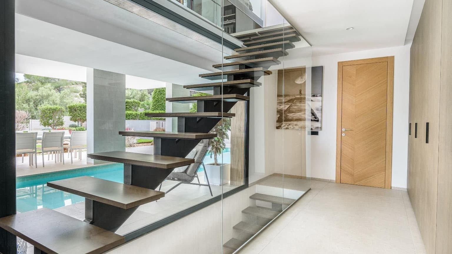 Spacious Villa for Rent with Sea Views in Camp de Mar - Gallery image 20