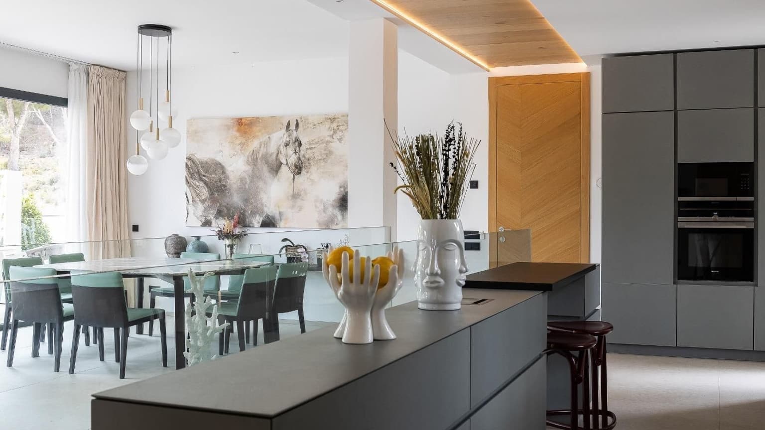 Spacious Villa for Rent with Sea Views in Camp de Mar - Gallery image 21