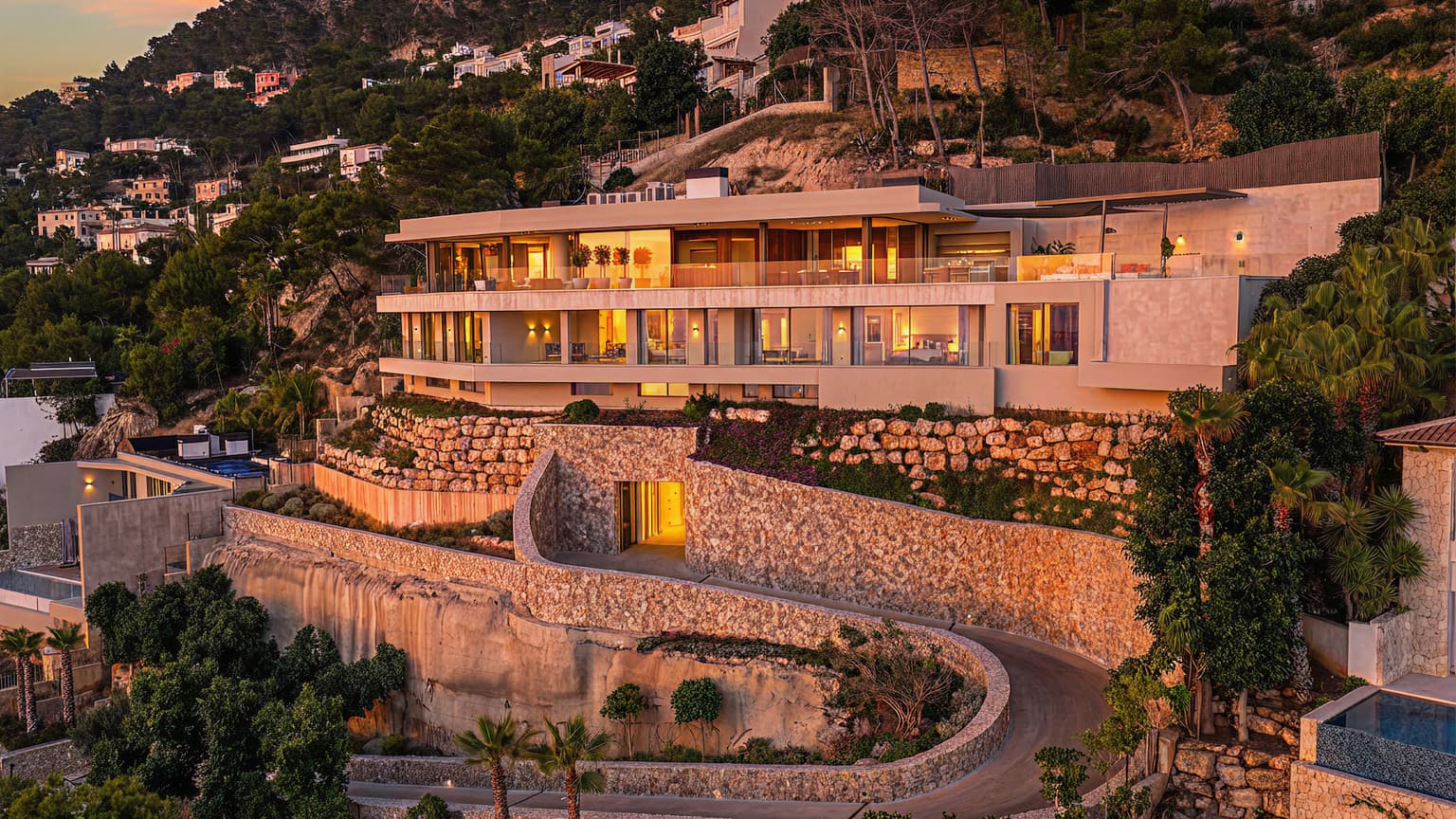 Iconic Sunset Villa with Panoramic Sea Views - Gallery image 1