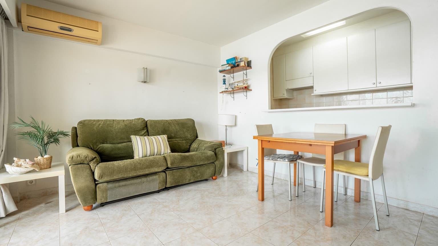 Seafront Apartment with Sunset Views and Private Terrace - Gallery image 9