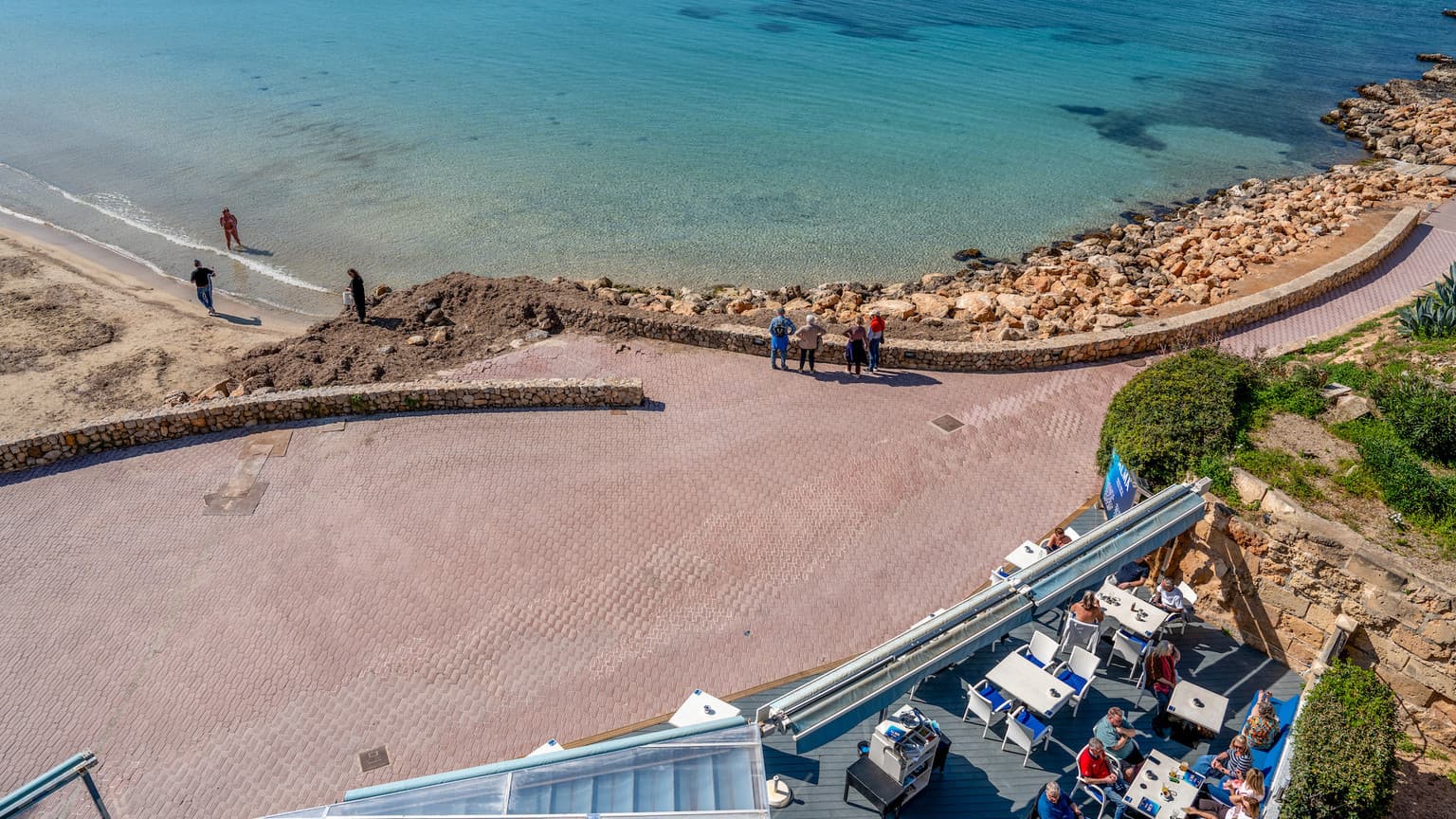 Seafront Apartment with Sunset Views and Private Terrace - Gallery image 15