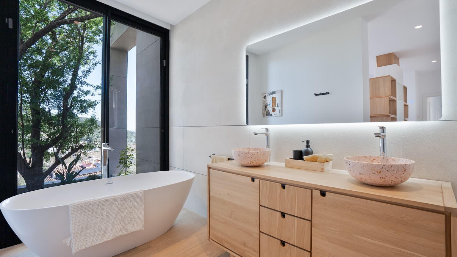 Beautiful modern countryside villa with panoramic views - Gallery image 14