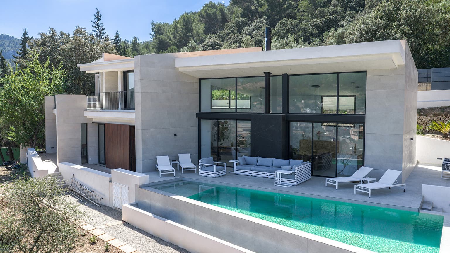 Beautiful modern countryside villa with panoramic views - Gallery image 27