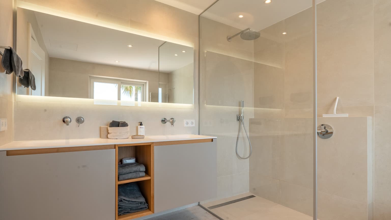 Contemporary Sea View Villa in Costa de Blanes - Gallery image 10