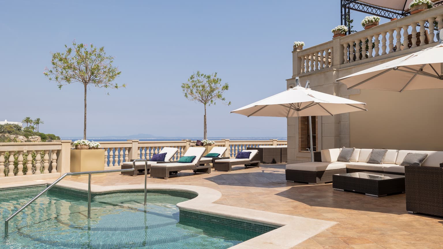 Ultra-Luxury Waterfront Villa with Private Sea Access in Palma Bay - Gallery image 3