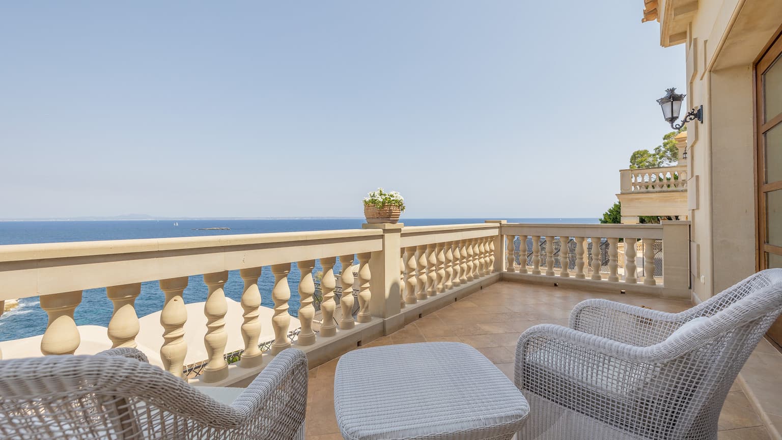 Ultra-Luxury Waterfront Villa with Private Sea Access in Palma Bay - Gallery image 11