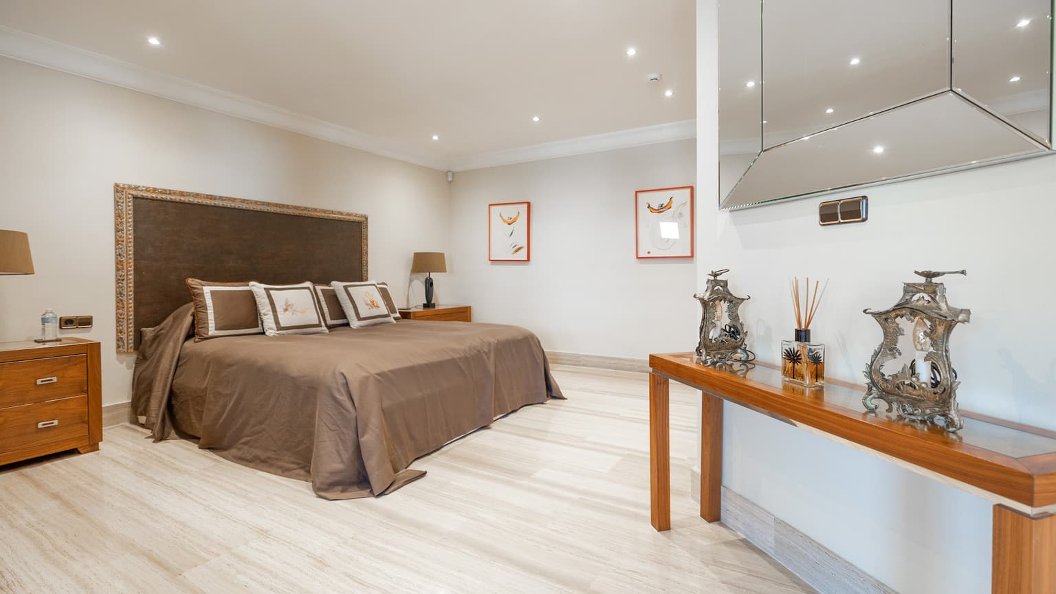 Ultra-Luxury Waterfront Villa with Private Sea Access in Palma Bay - Gallery image 19