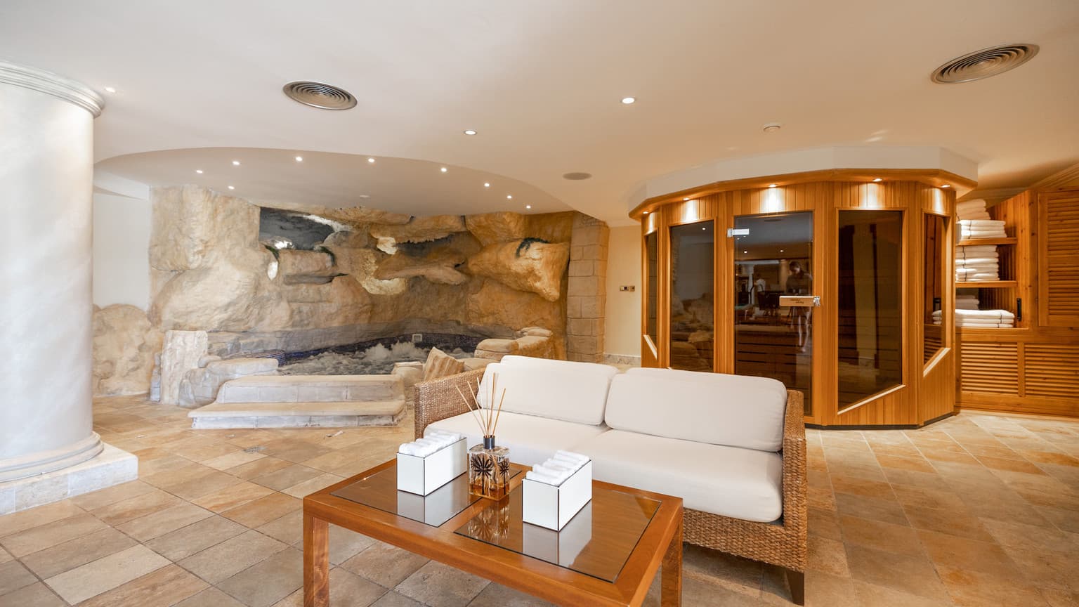 Ultra-Luxury Waterfront Villa with Private Sea Access in Palma Bay - Gallery image 40