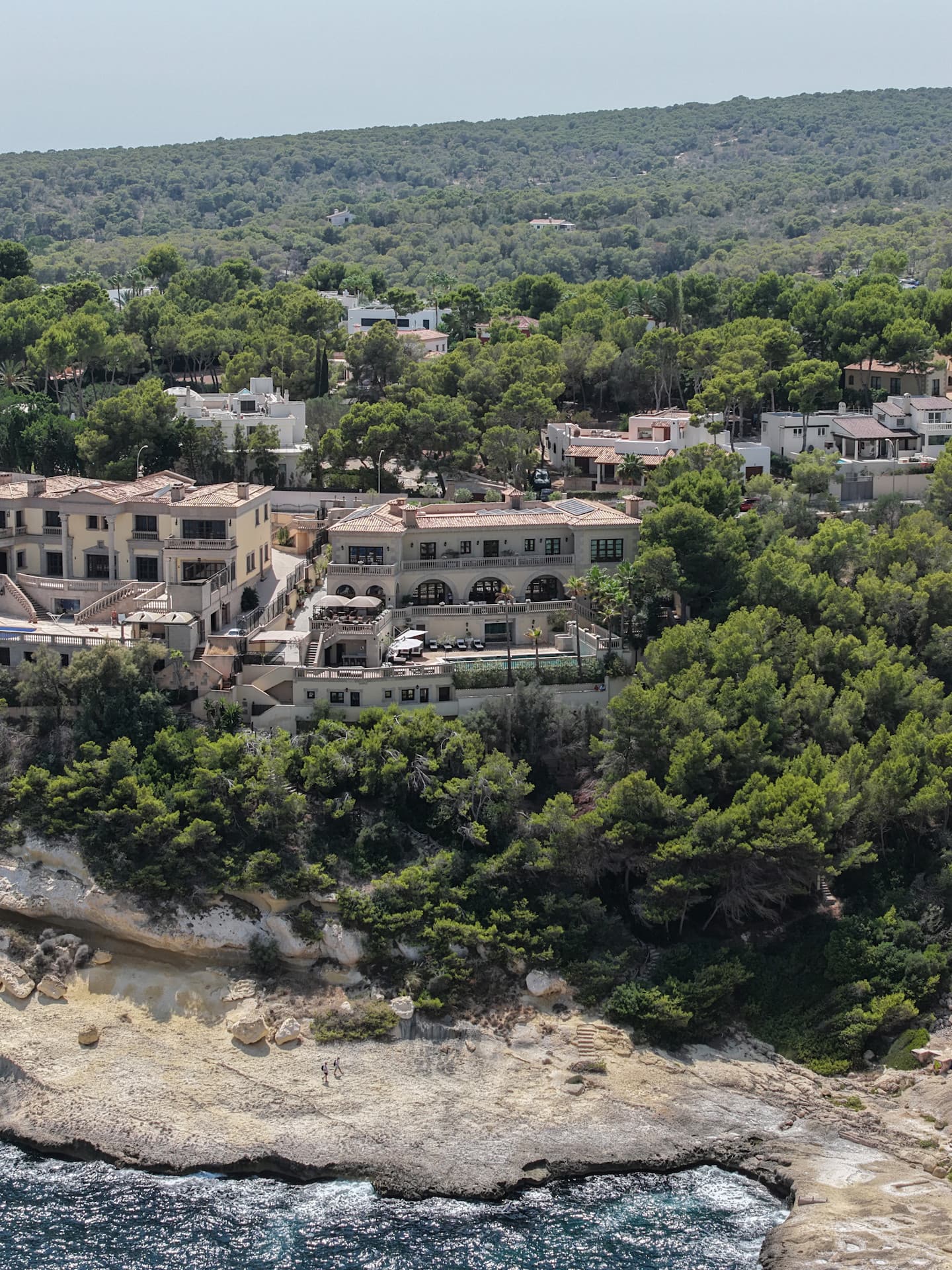 Ultra-Luxury Waterfront Villa with Private Sea Access in Palma Bay - Gallery image 42