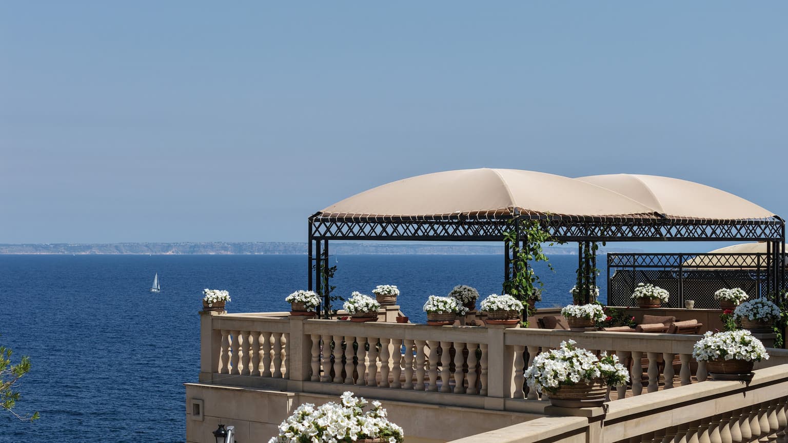 Ultra-Luxury Waterfront Villa with Private Sea Access in Palma Bay - Gallery image 7