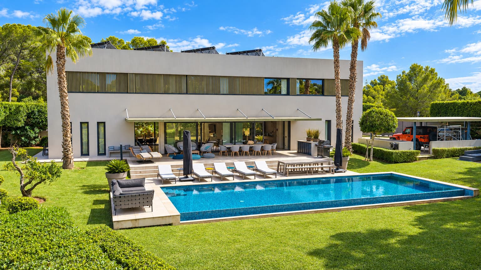 Modern Villa with Sea Views Beside a Protected Nature Reserve in Santa Ponça - Gallery image 1