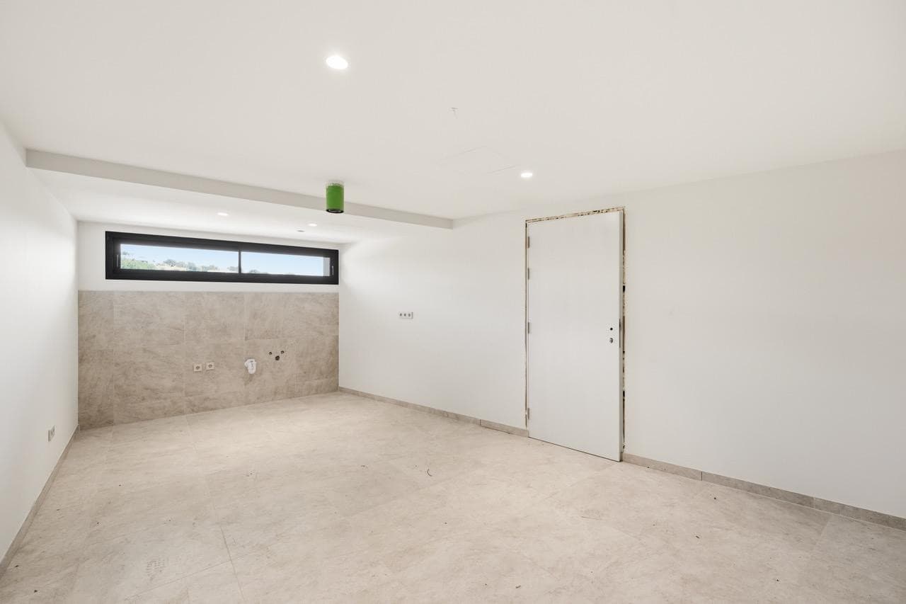 Modern 5-Bedroom Villa in Cas Catala with Sea Views House Nr. 1 - Gallery image 32