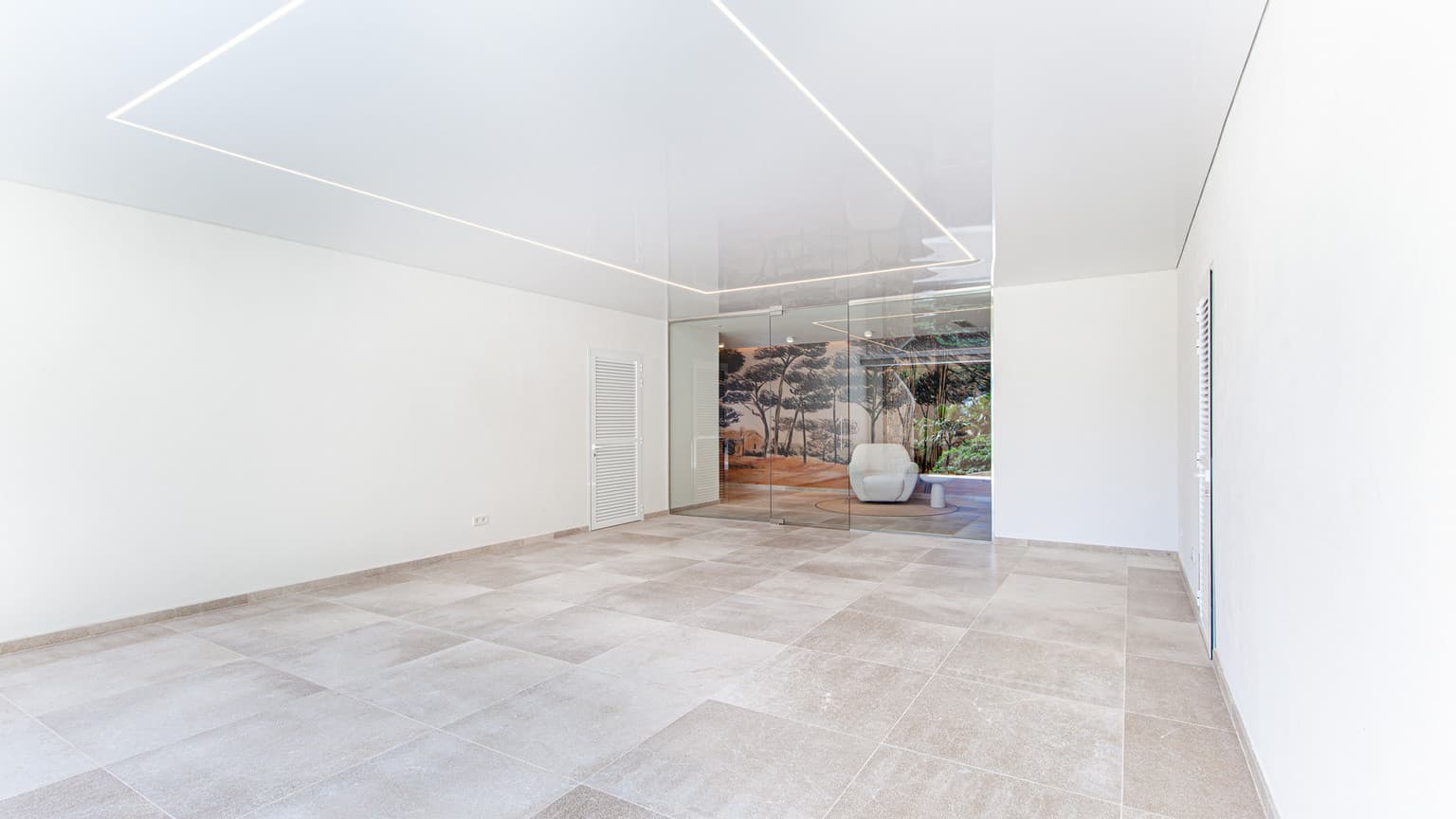 Modern 5-Bed Villa in Bendinat with Pool & Gym - Gallery image 20