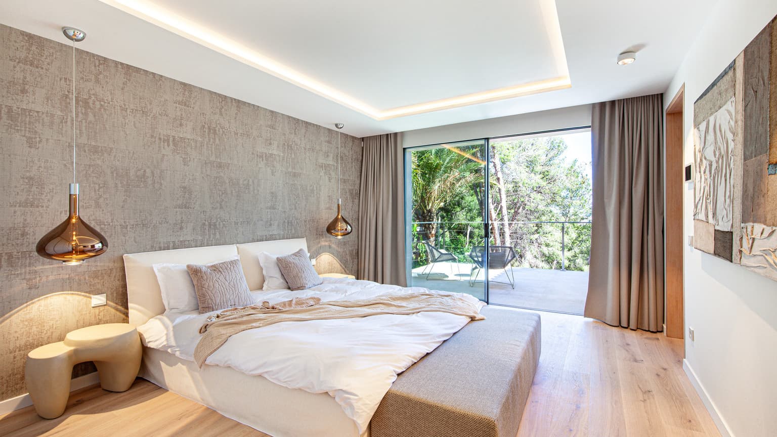 Modern 5-Bed Villa in Bendinat with Pool & Gym - Gallery image 9