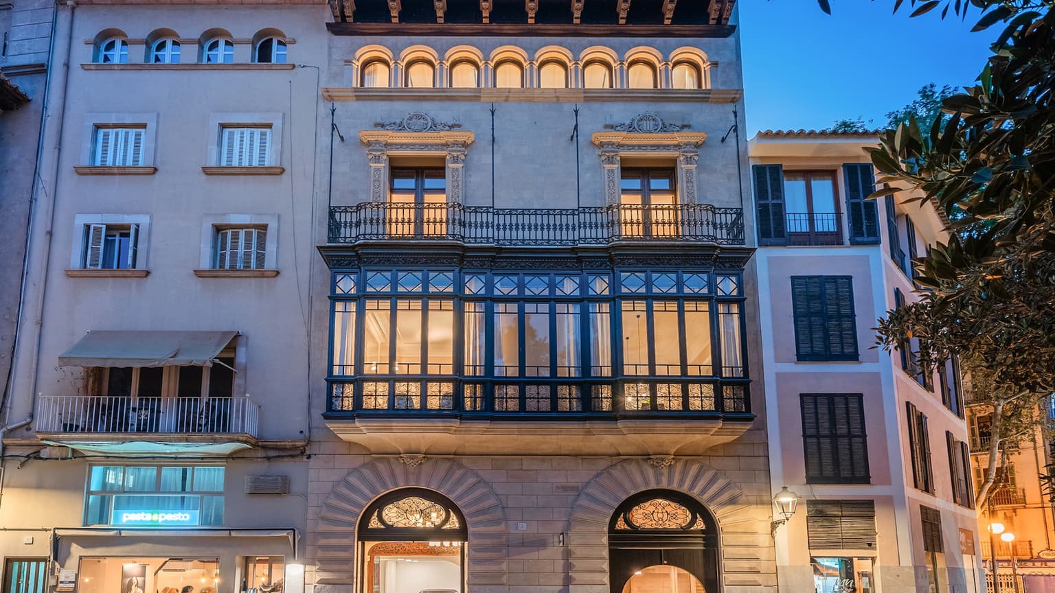 Historic 1929 Residence with Rooftop Pool in Palma Old Town - Gallery image 1