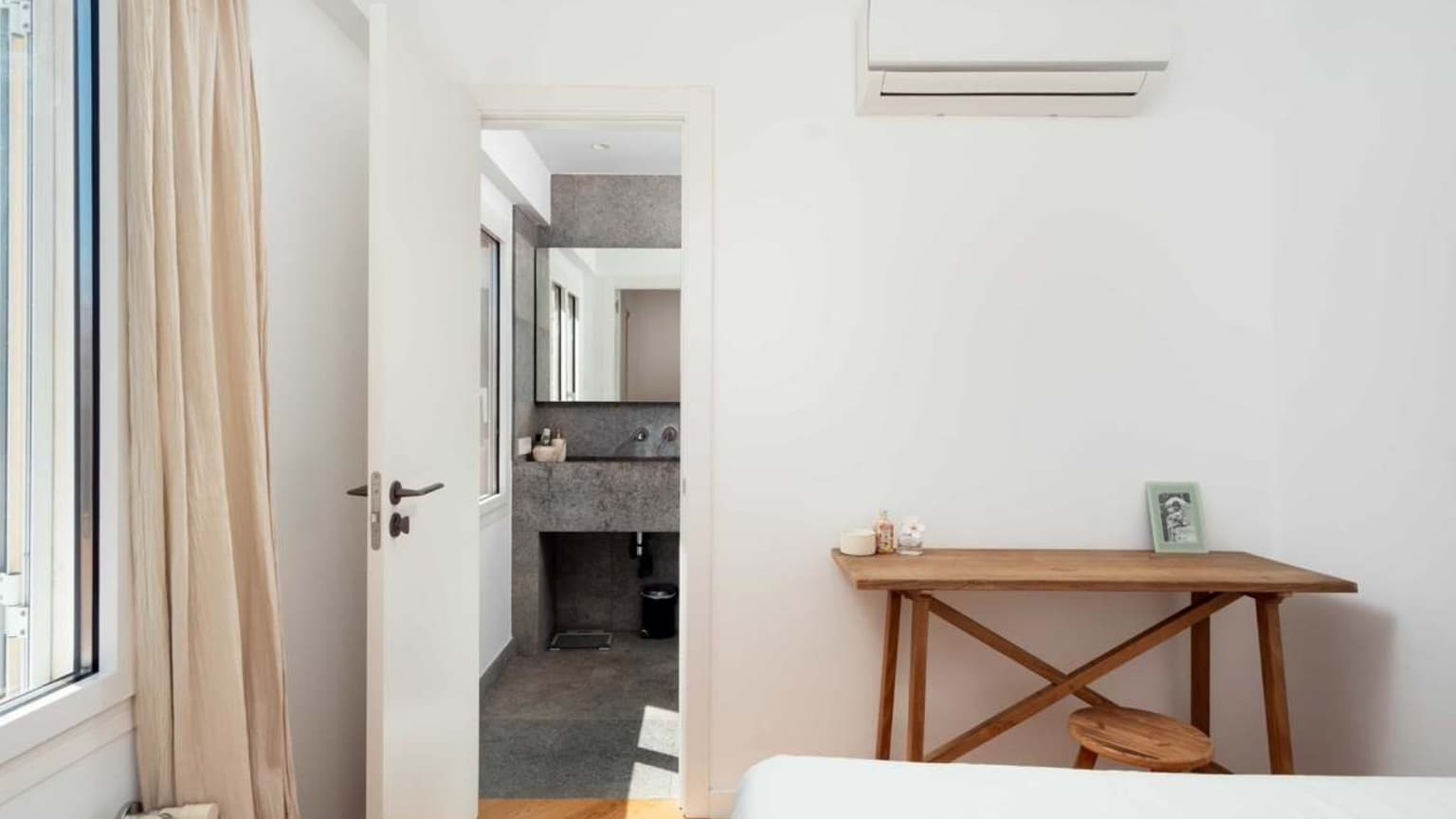 Renovated 3-Bedroom Apartment with Balcony in Santa Catalina, Palma - Gallery image 11