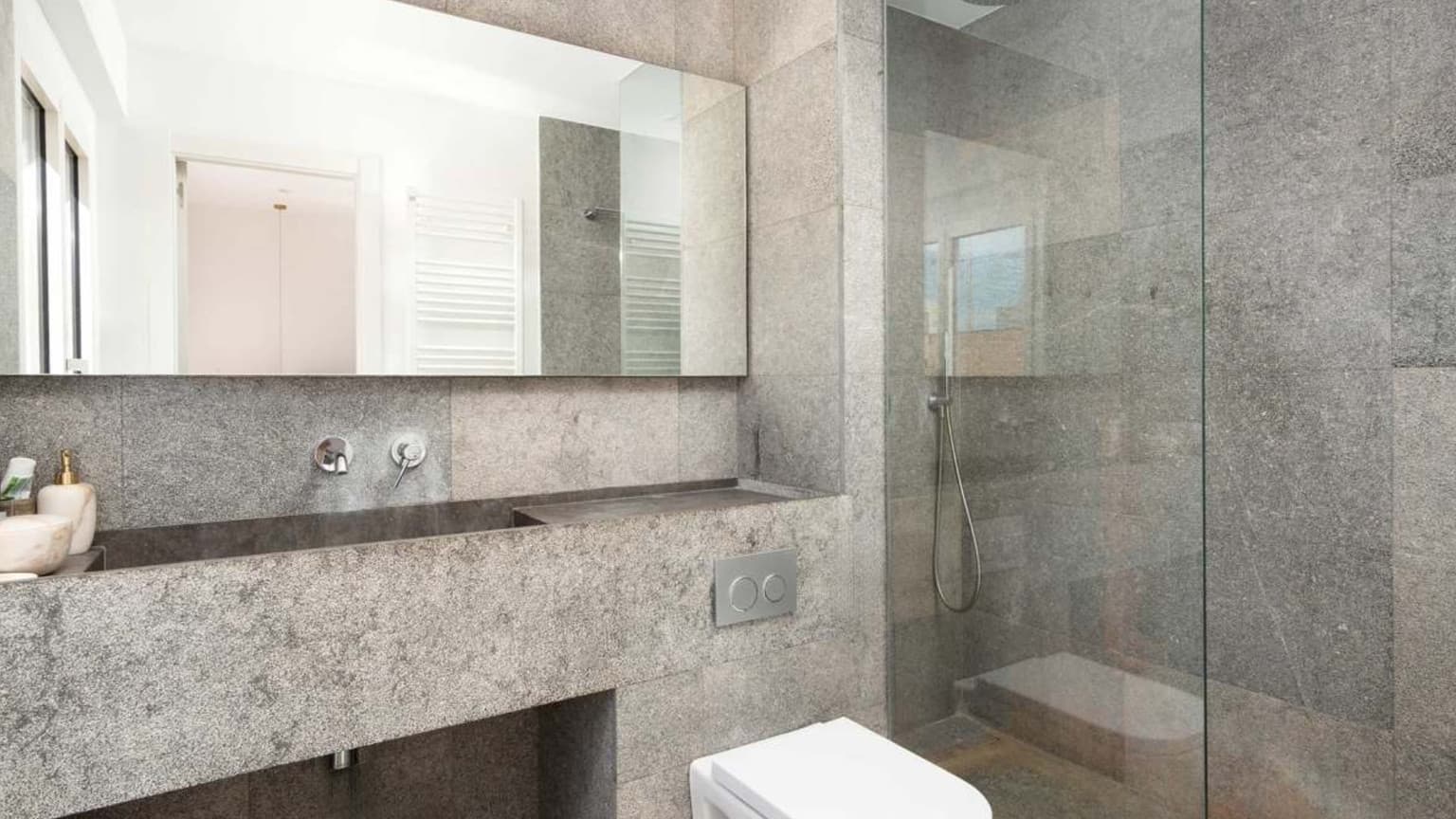 Renovated 3-Bedroom Apartment with Balcony in Santa Catalina, Palma - Gallery image 9