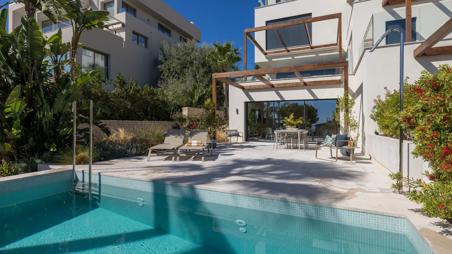 New build Ground floor Apartment with Seaview and Private pool - Gallery image 1