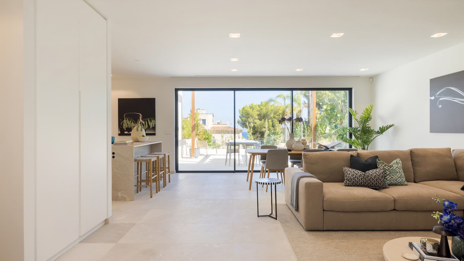 New build Ground floor Apartment with Seaview and Private pool - Gallery image 6