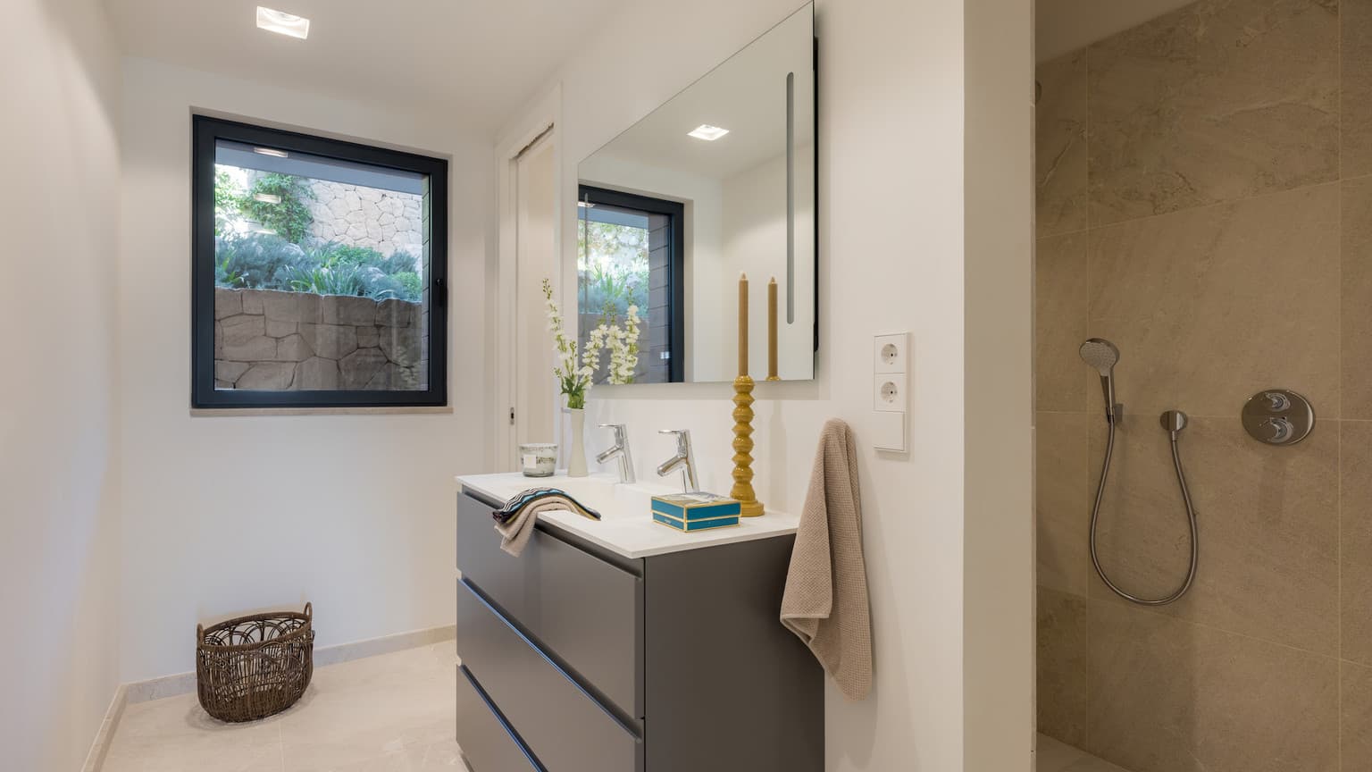 New build Ground floor Apartment with Seaview and Private pool - Gallery image 21