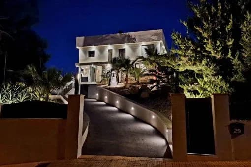 Spacious Santa Ponsa Villa with Pool and Gym - Gallery image 14