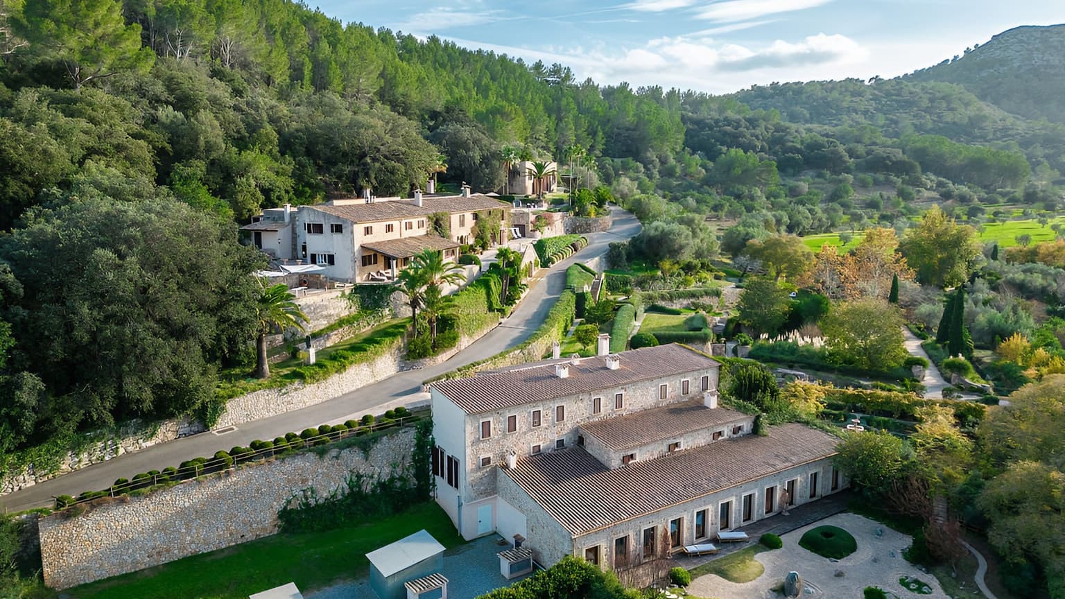 Spacious Finca with Pool and 8 Bedrooms in Pollença - Gallery image 3