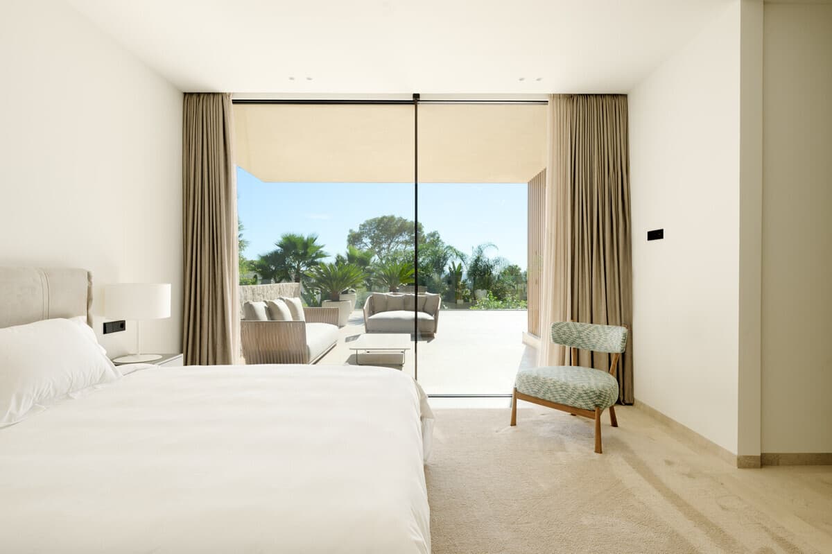 Design Villa with Sea View and Pool in Portals Nous - Gallery image 8