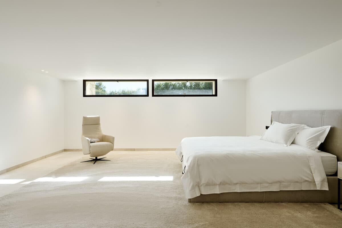 Design Villa with Sea View and Pool in Portals Nous - Gallery image 10