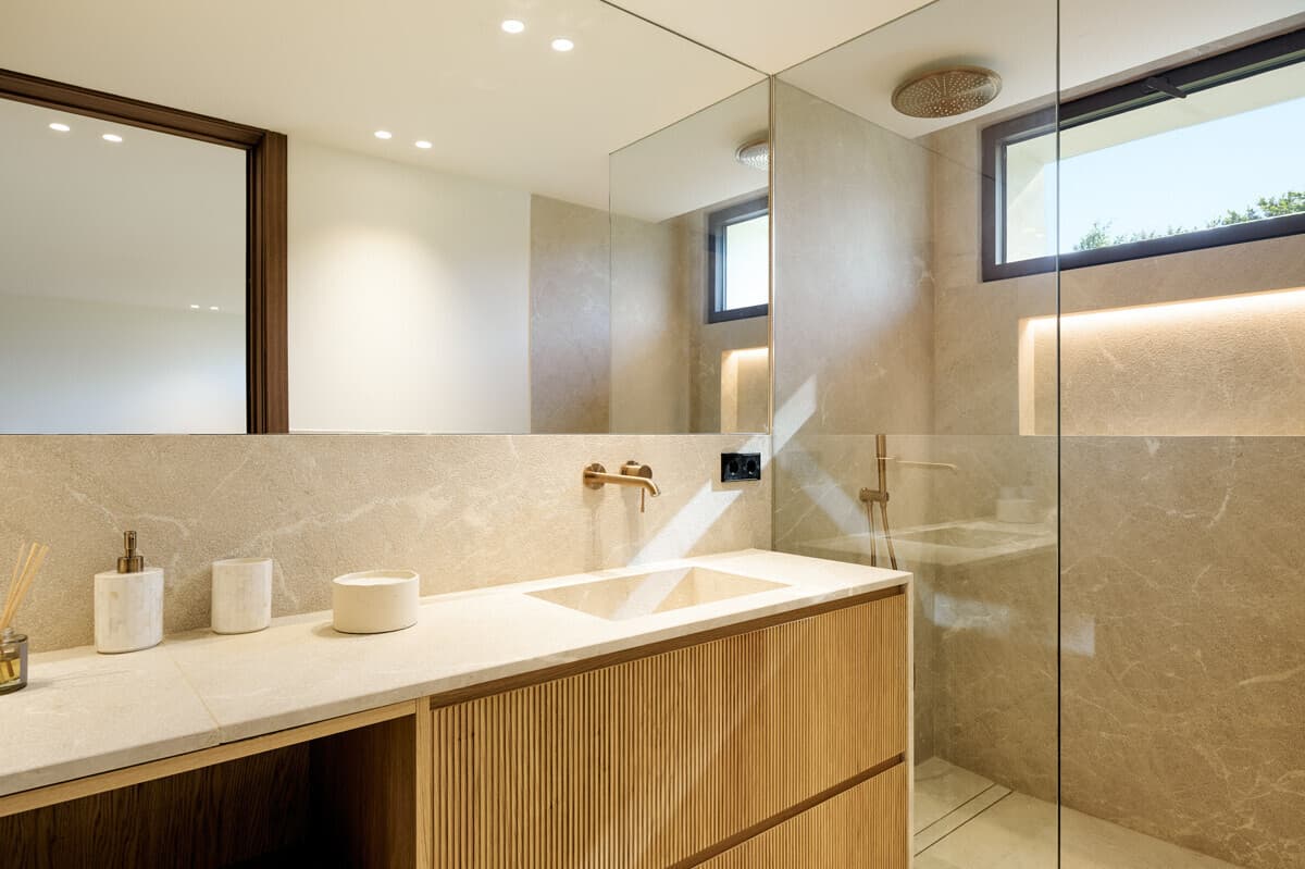 Design Villa with Sea View and Pool in Portals Nous - Gallery image 11