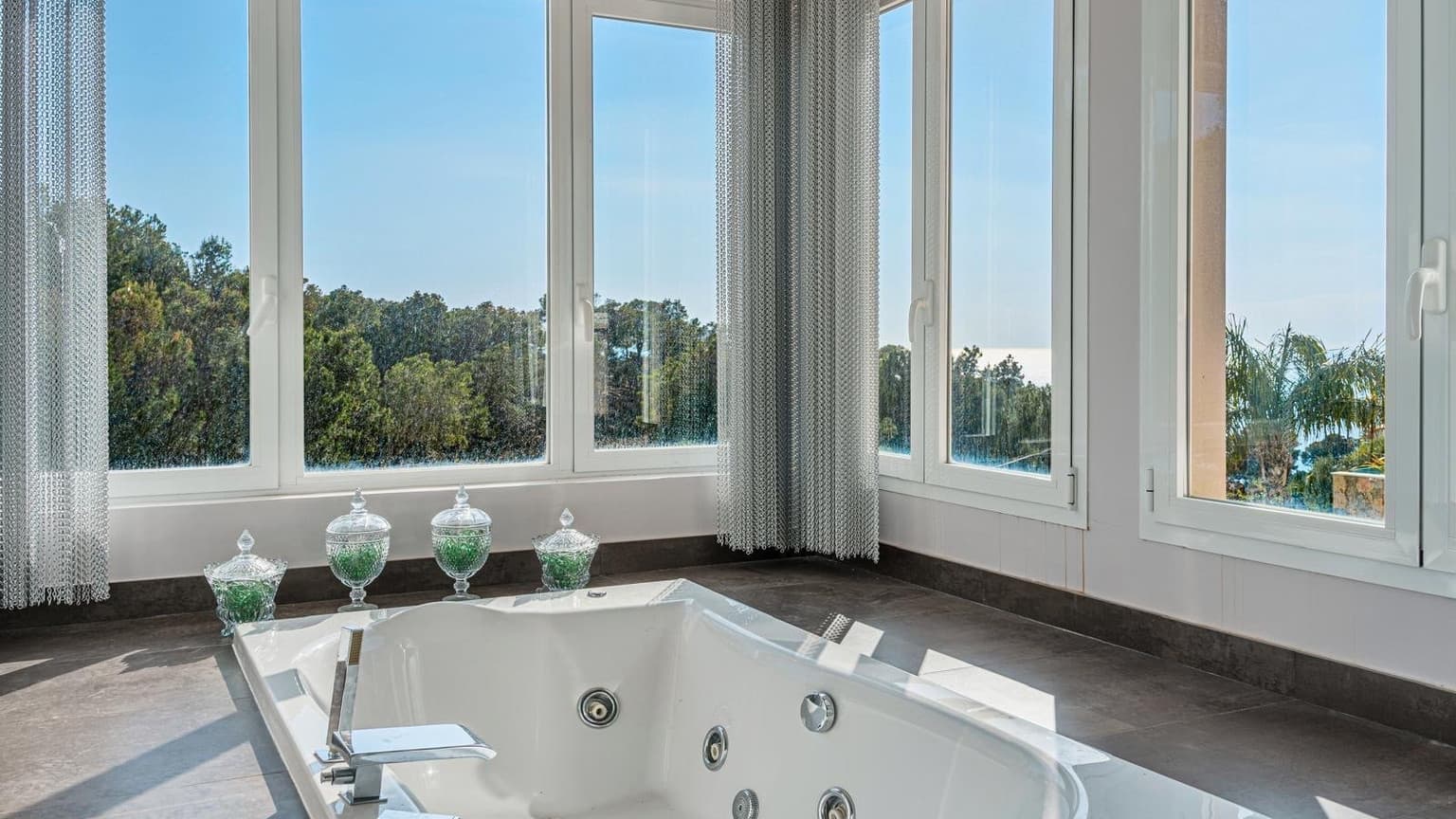 Spacious Andratx Villa with Sea View Pool - Gallery image 4