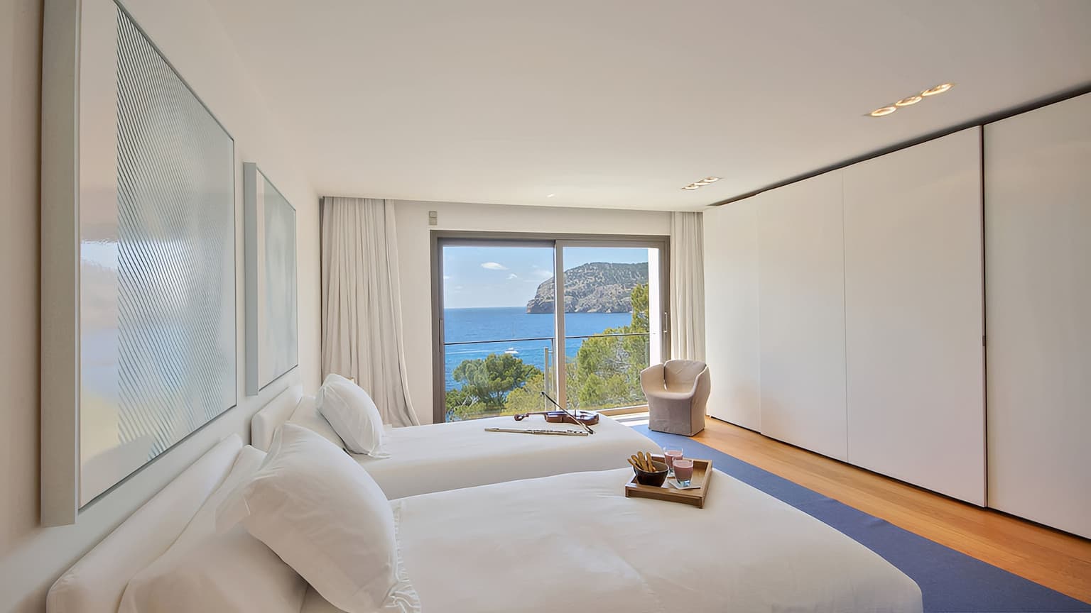 Unique seaside property with sea Acess and two separate villas - Gallery image 8