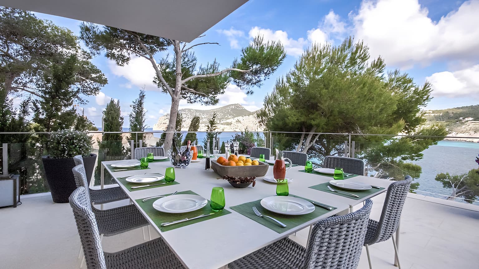 Unique seaside property with sea Acess and two separate villas - Gallery image 7