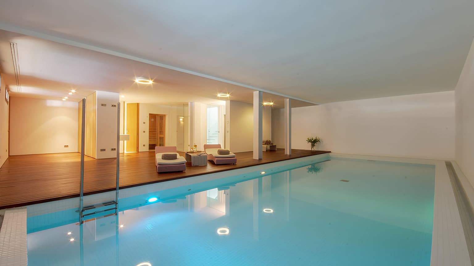 Unique seaside property with sea Acess and two separate villas - Gallery image 10