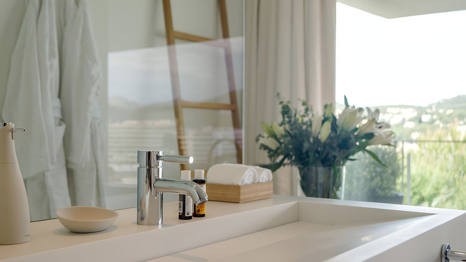 Unique seaside property with sea Acess and two separate villas - Gallery image 33