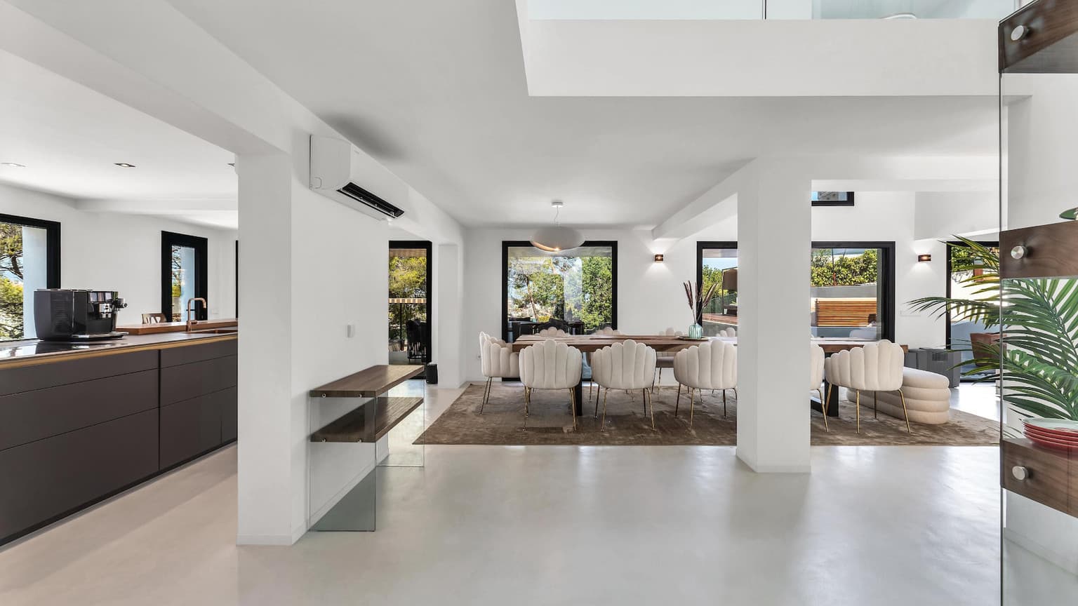 Spacious Cas Catala Villa With Sea View - Gallery image 17