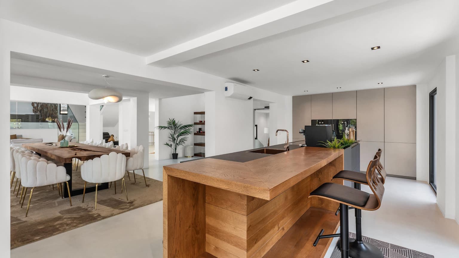 Spacious Cas Catala Villa With Sea View - Gallery image 15