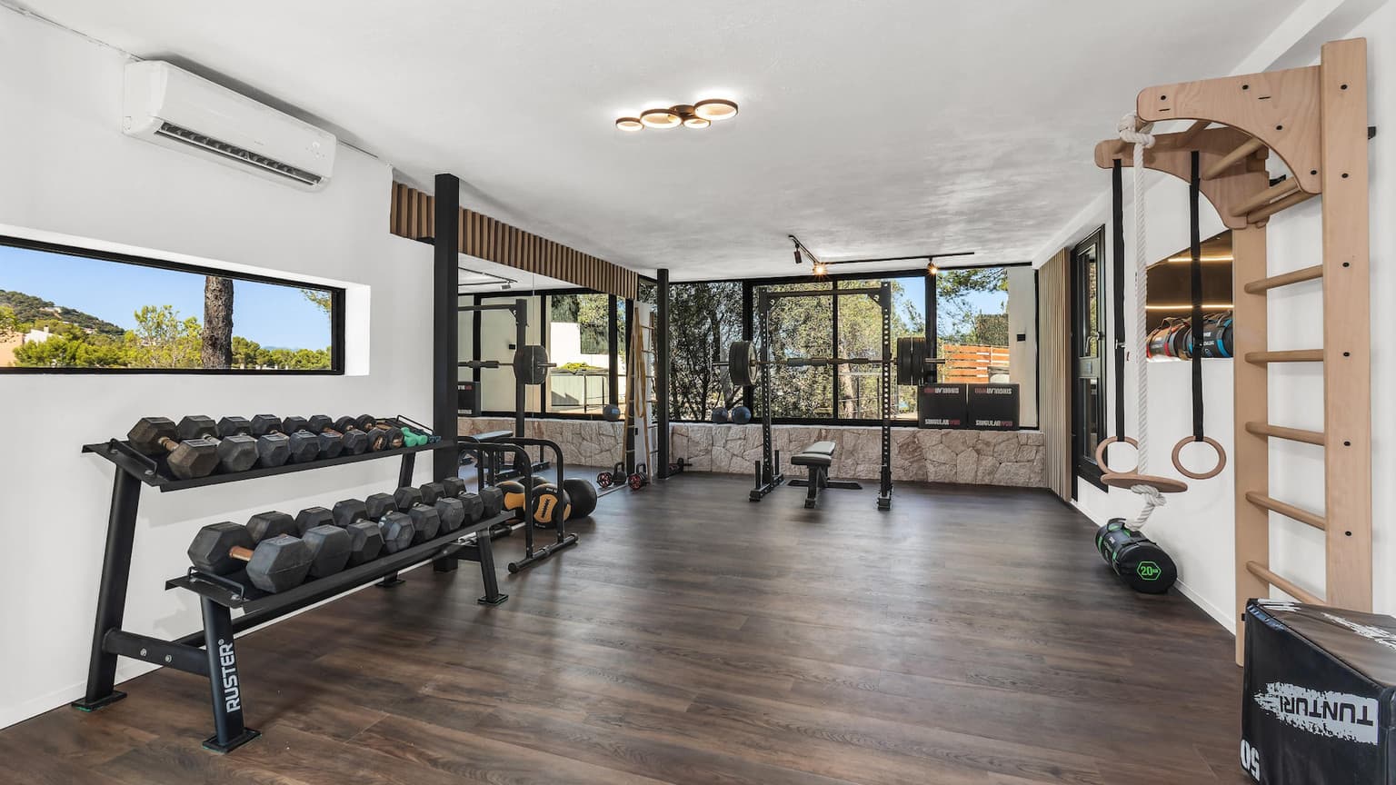 Spacious Cas Catala Villa With Sea View - Gallery image 18