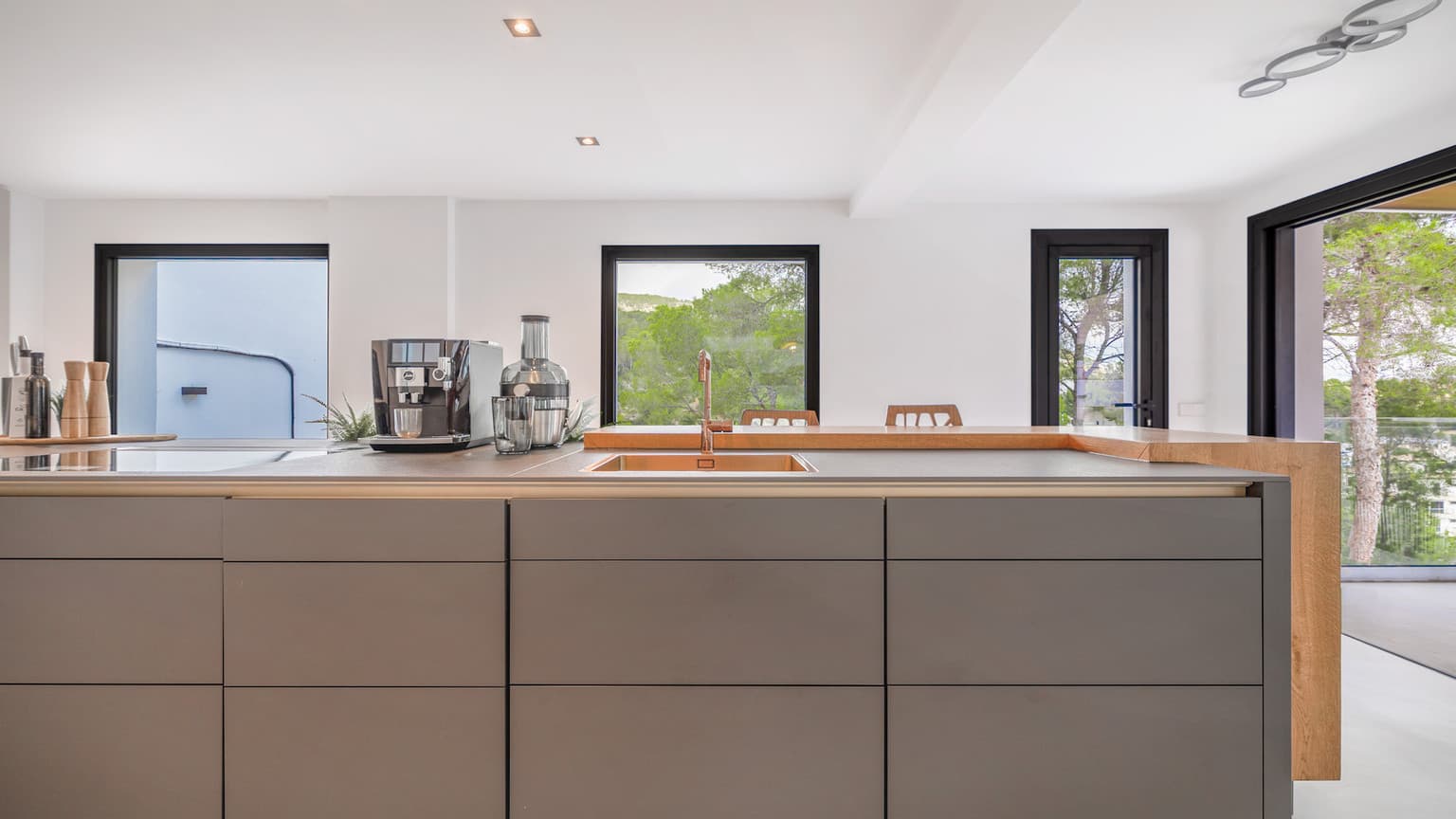 Spacious Cas Catala Villa With Sea View - Gallery image 26