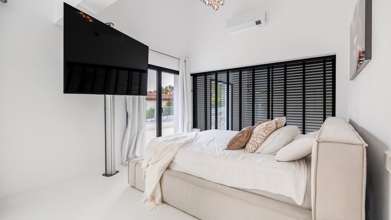 Spacious Cas Catala Villa With Sea View - Gallery image 30