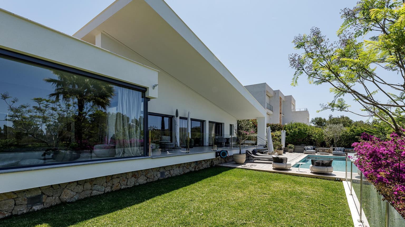 Fully Furnished Villa with Pool in Cala Vinyes - Gallery image 33