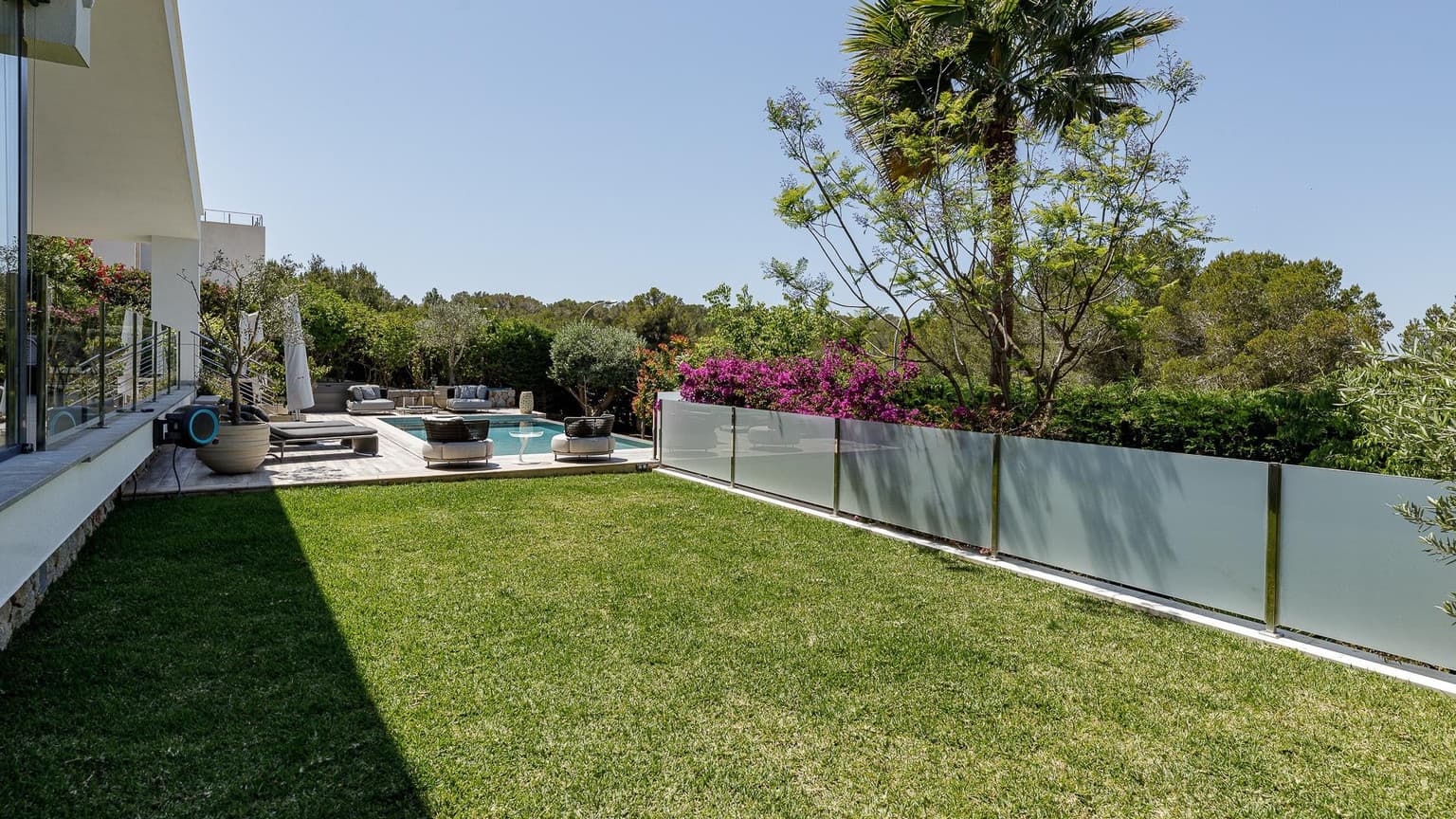 Fully Furnished Villa with Pool in Cala Vinyes - Gallery image 28