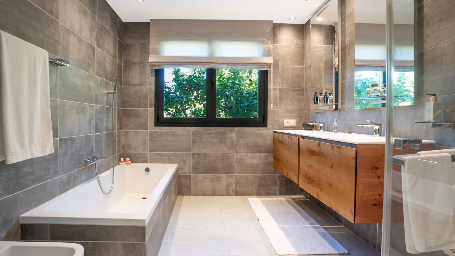 Fully Furnished Villa with Pool in Cala Vinyes - Gallery image 10