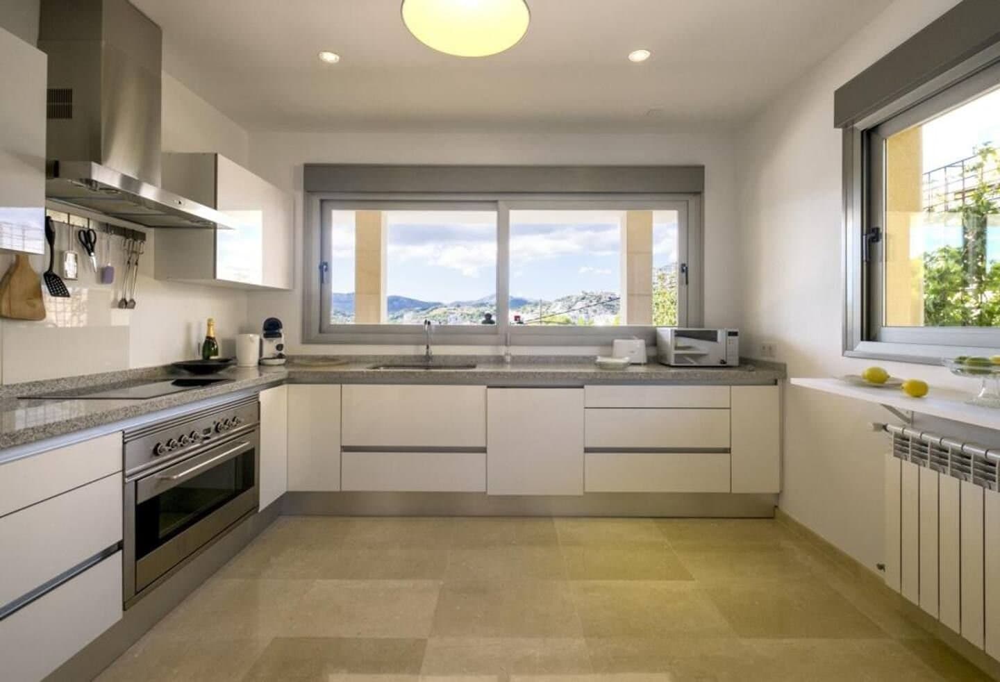 Seaview Villa near the Beach in Santa Ponsa - Gallery image 6