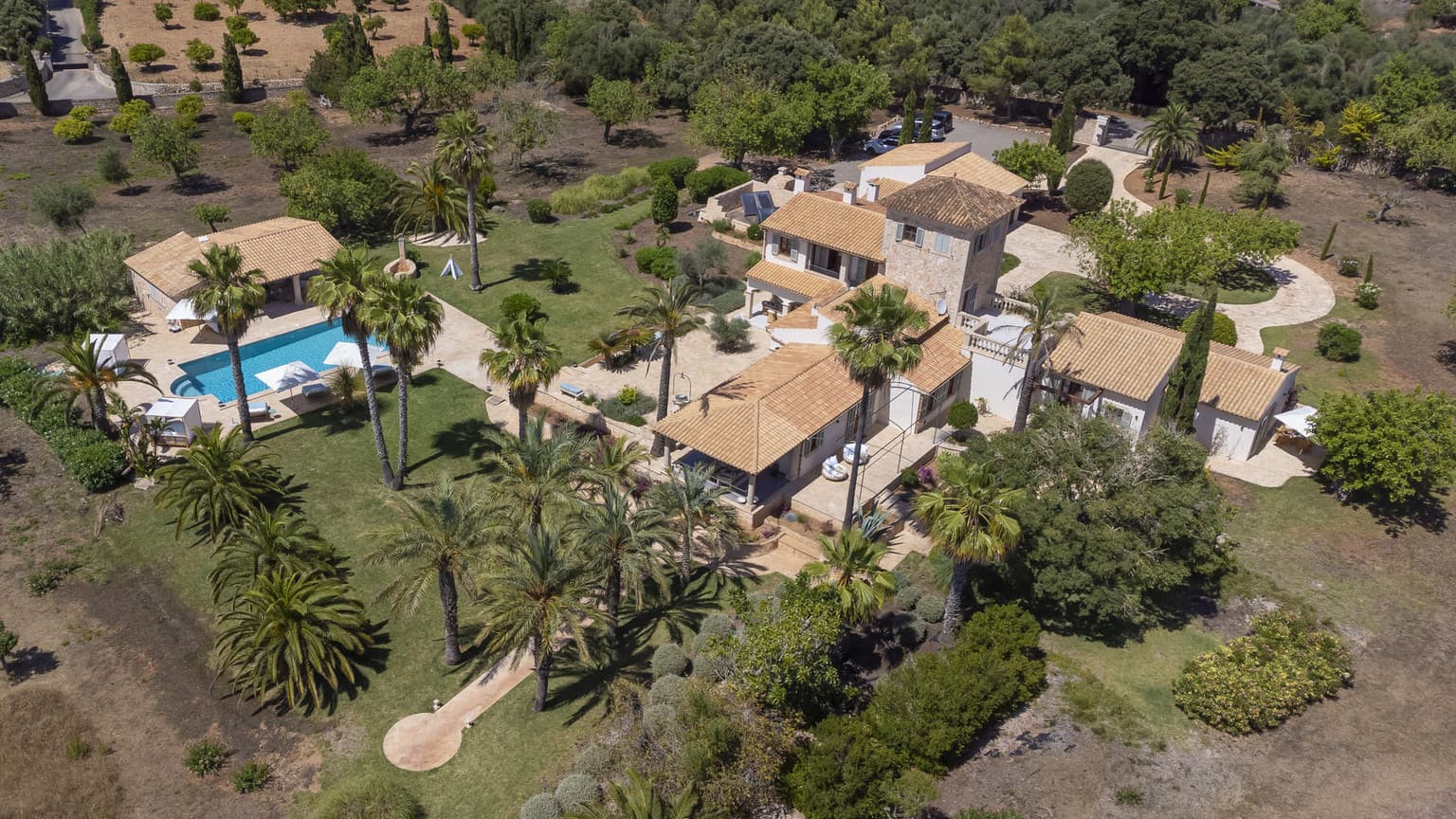 Modern Six Bedroom Finca in Sunny Felanitx - Gallery image 6