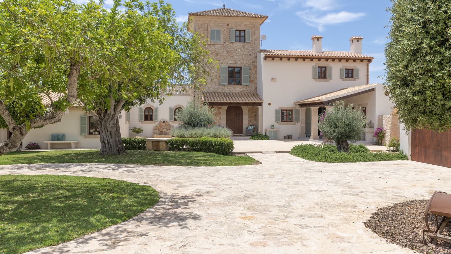 Modern Six Bedroom Finca in Sunny Felanitx - Gallery image 10