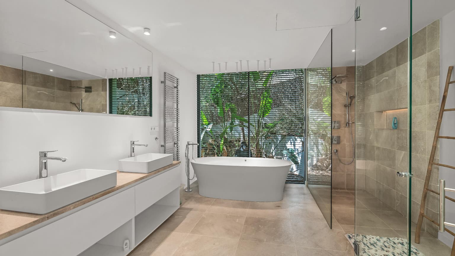 Spacious Villa with Sea Views South West Mallorca - Gallery image 11