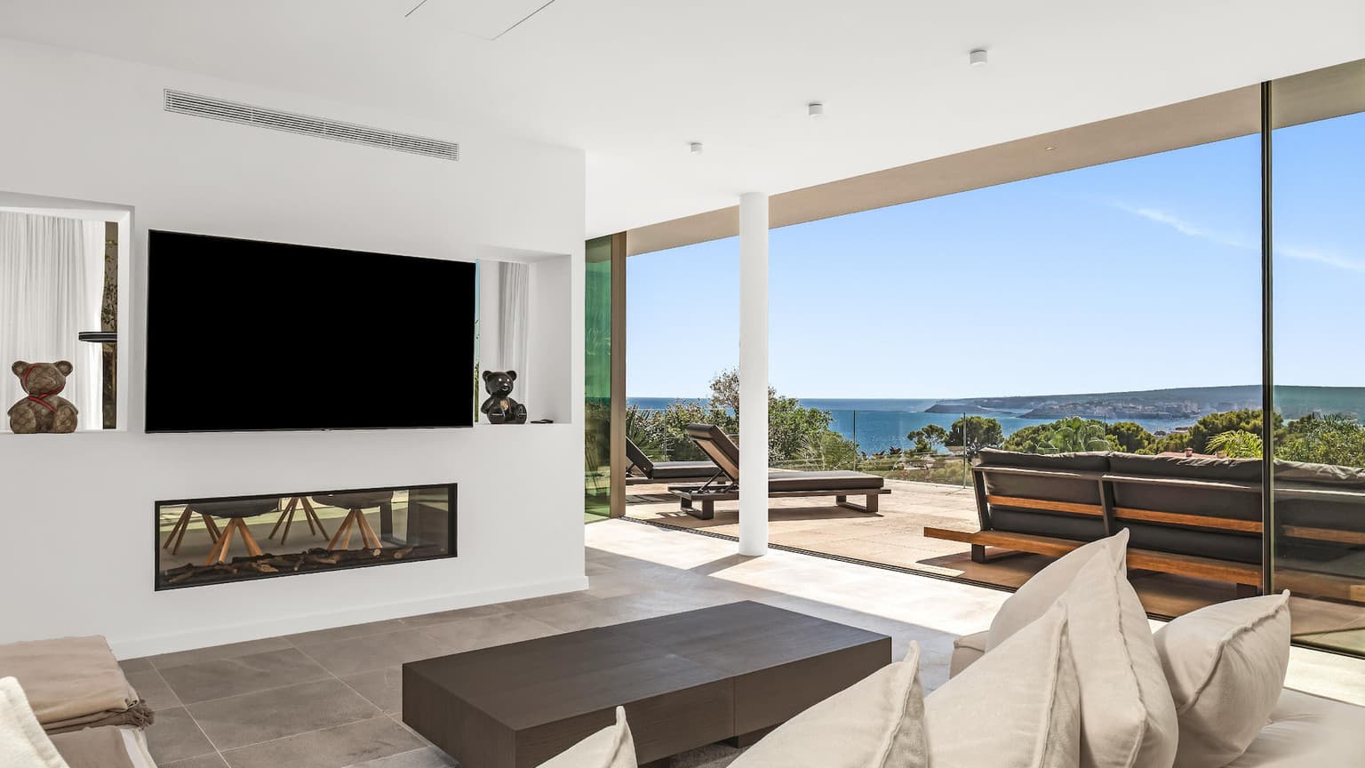 Spacious Villa with Sea Views South West Mallorca - Gallery image 18