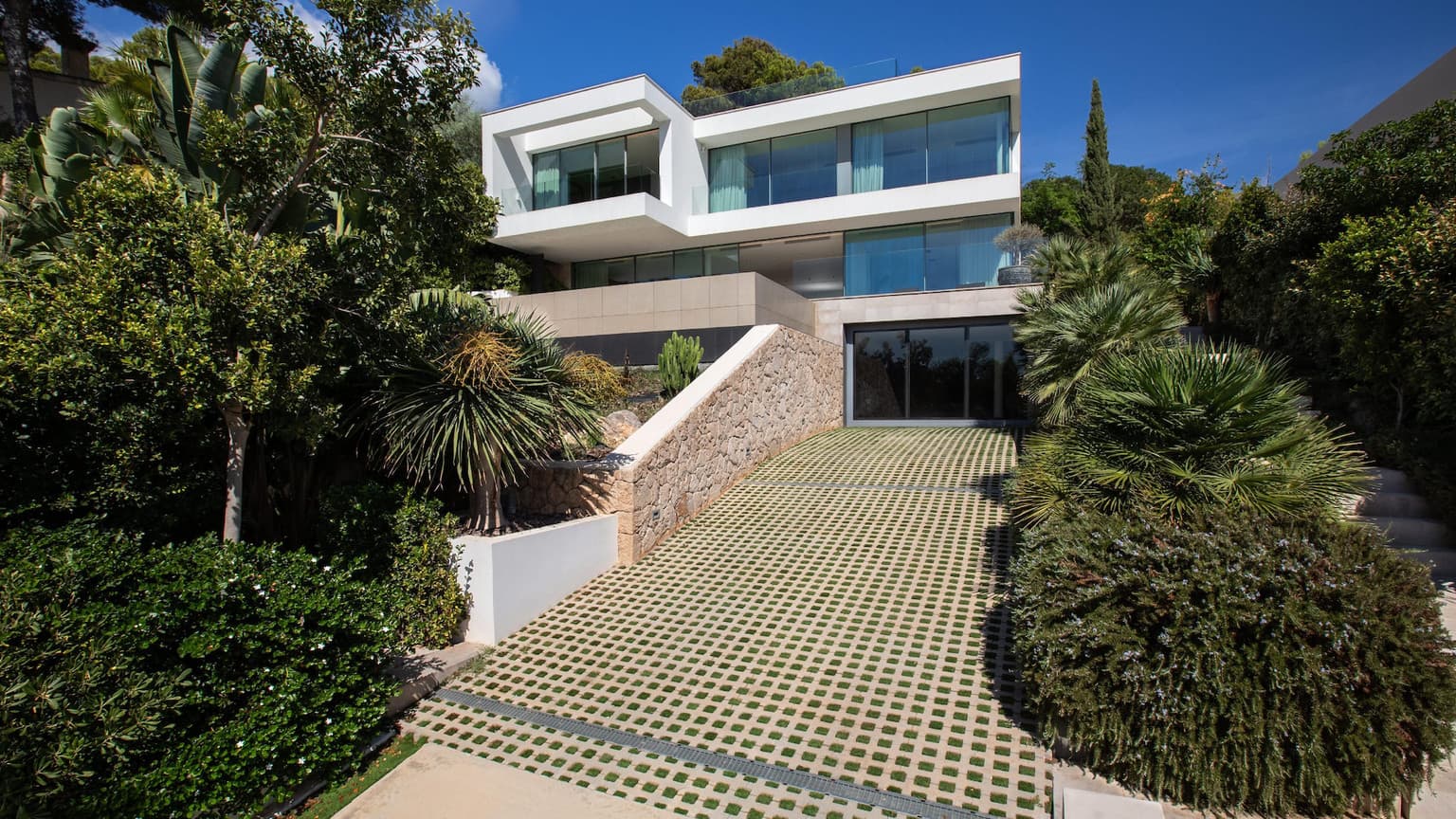 Spacious Villa with Sea Views South West Mallorca - Gallery image 26