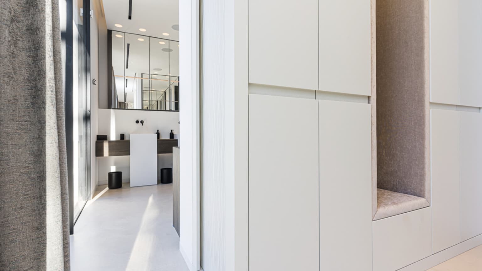 Luxury designed Villa Bendinat walking distance beach - Gallery image 12