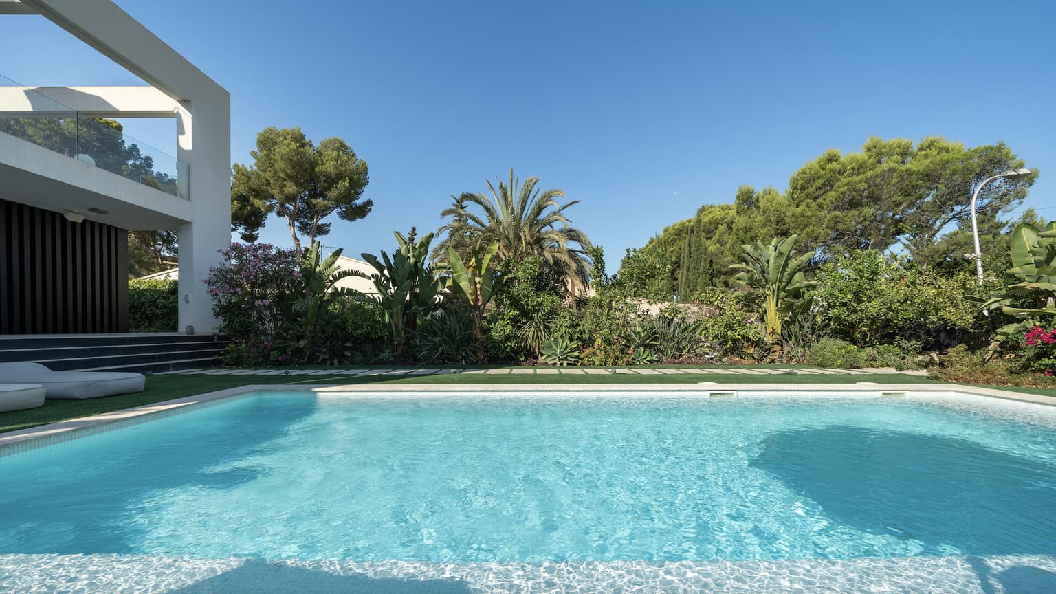 Luxury designed Villa Bendinat walking distance beach - Gallery image 3